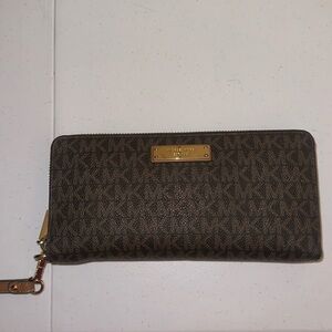 Michael Kors Wristlet